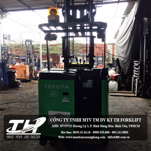 Xe Nâng Điện Đứng Lái Toyota 1